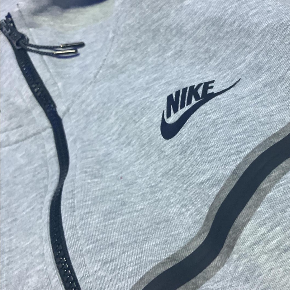 Nike tech - Picture 2 of 4